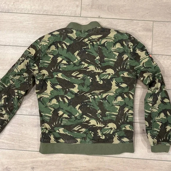 Superdry Camouflage Bomber Jacket Green Men's Size M Rib Knit Long Sleeve Zip Up